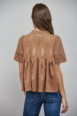 Delicate Details Top (mocha)