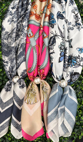 Pearl Lock Scarf Necklace