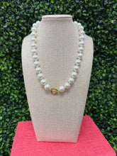 Pearl Moment Necklace