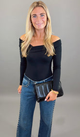 Off the Shoulder Chic Top (black)