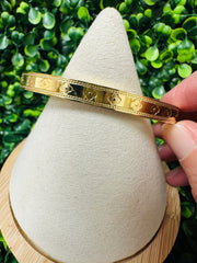 Clover Etched Bangle