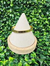 Clover Etched Bangle