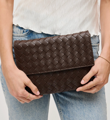 Ivy Woven Clutch (chocolate)