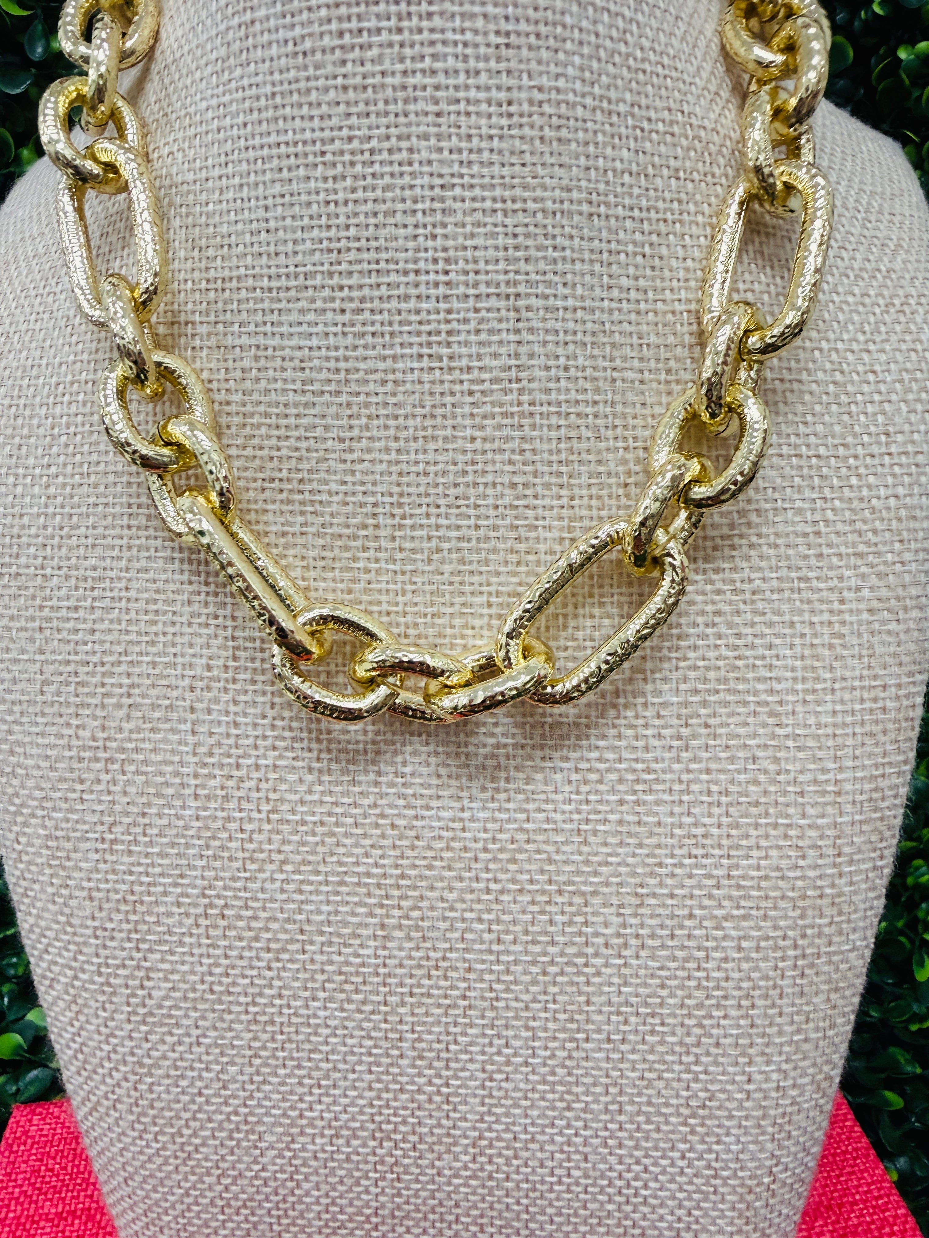 Standout Link Necklace