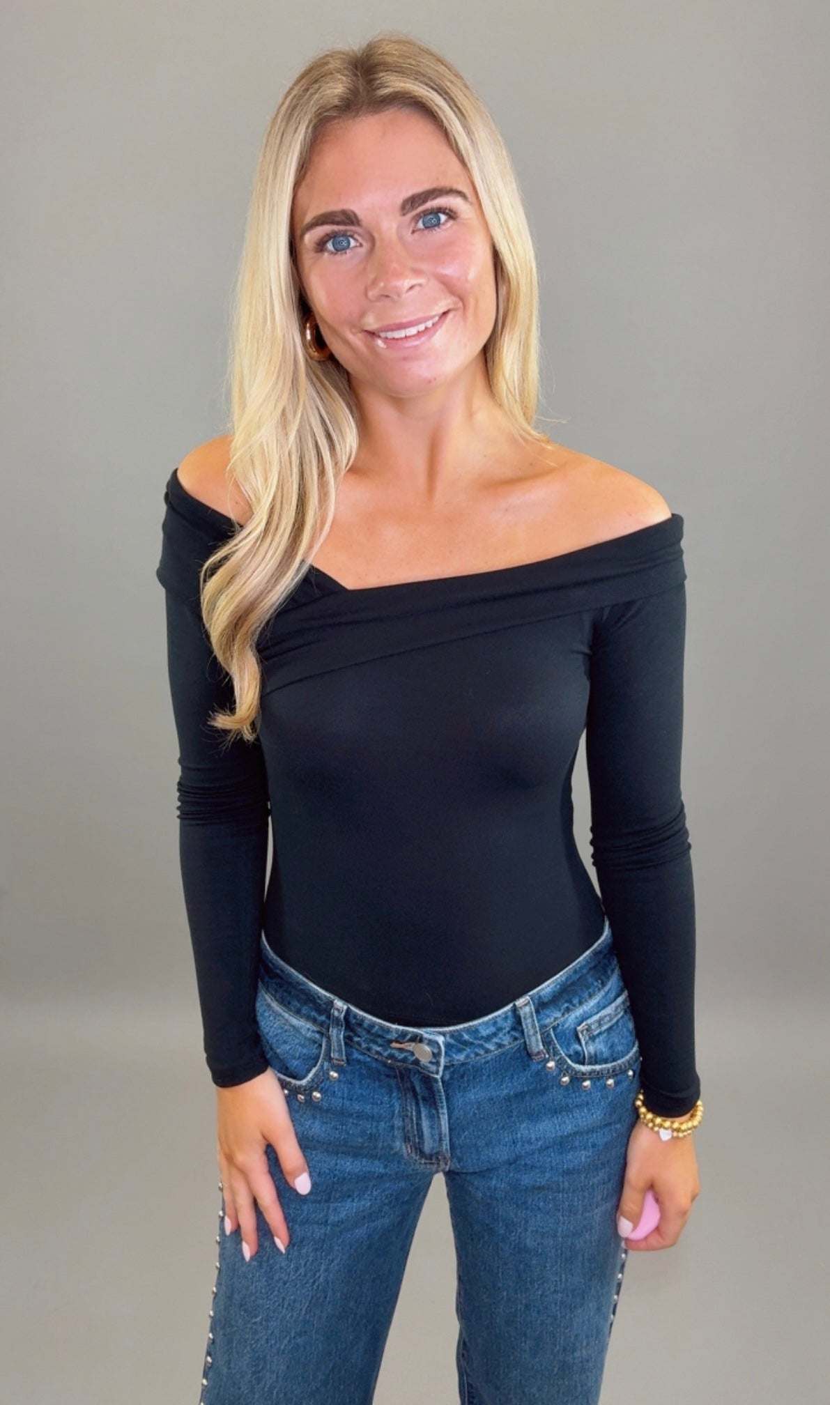 Off the Shoulder Chic Top (black)