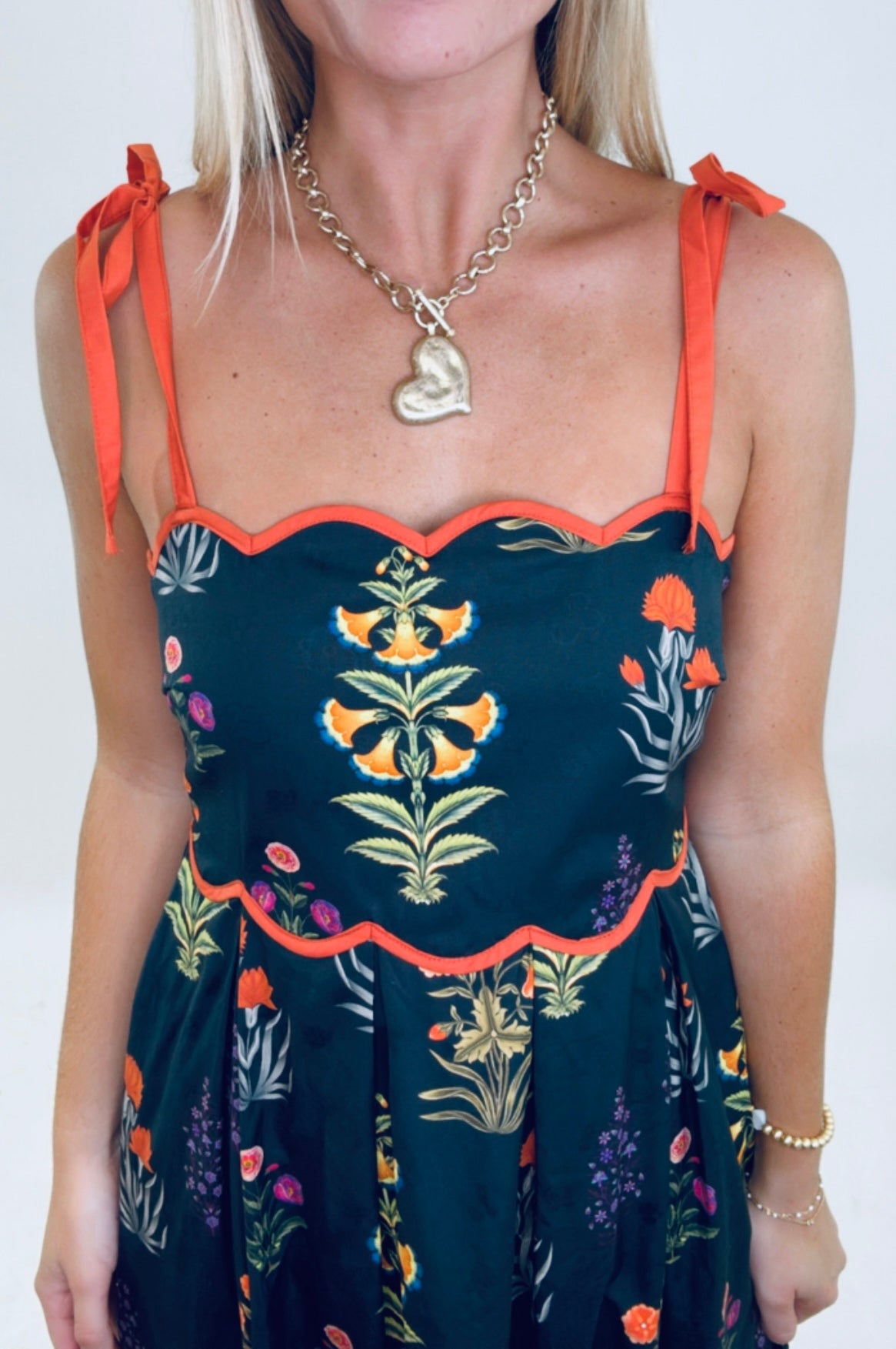 Flora Vista Dress (black)