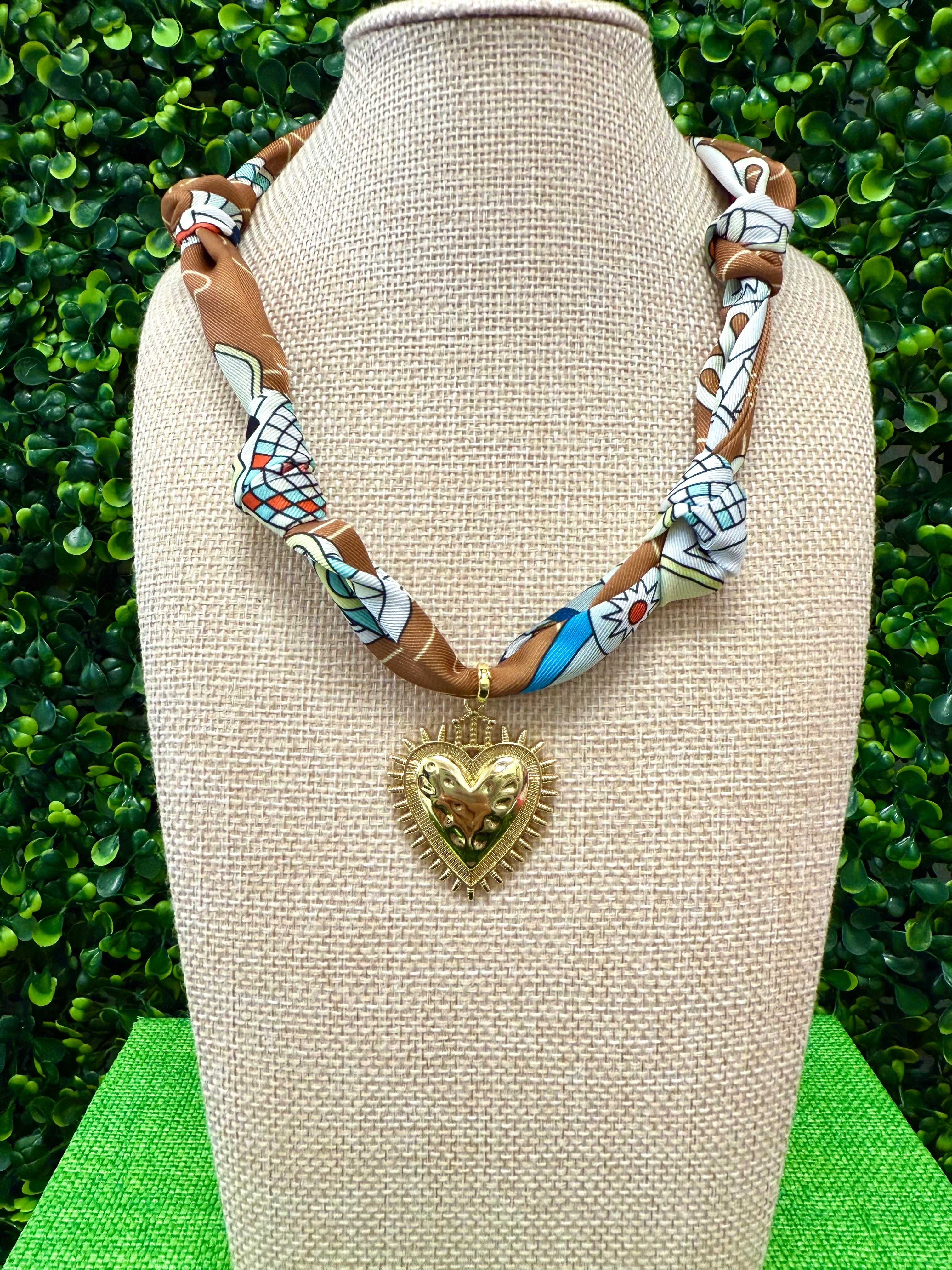 Amour Aura Scarf Necklace