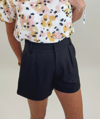 The Spring Short (black)