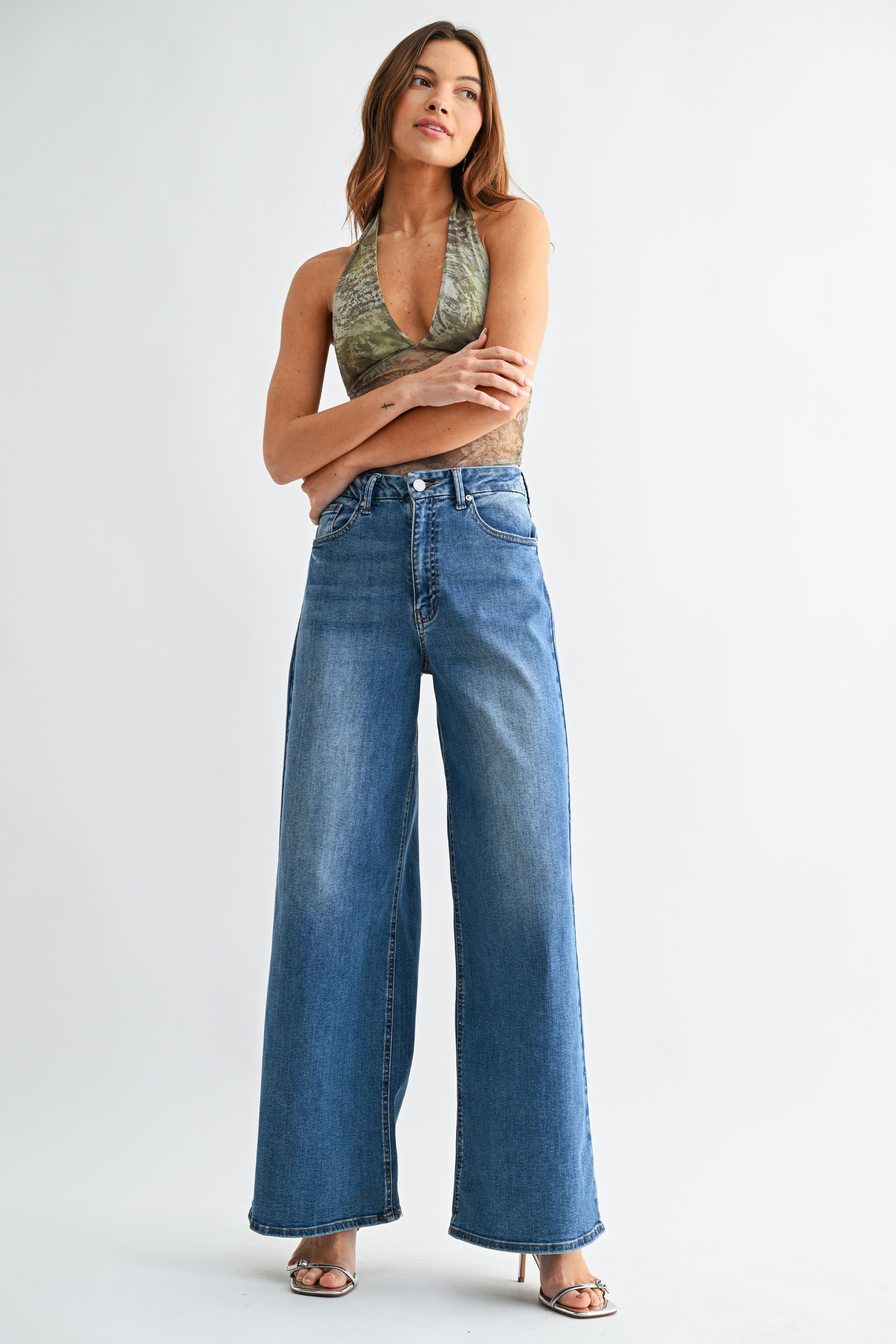 Cool Girl Wide Leg Jean (med denim)