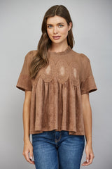 Delicate Details Top (mocha)