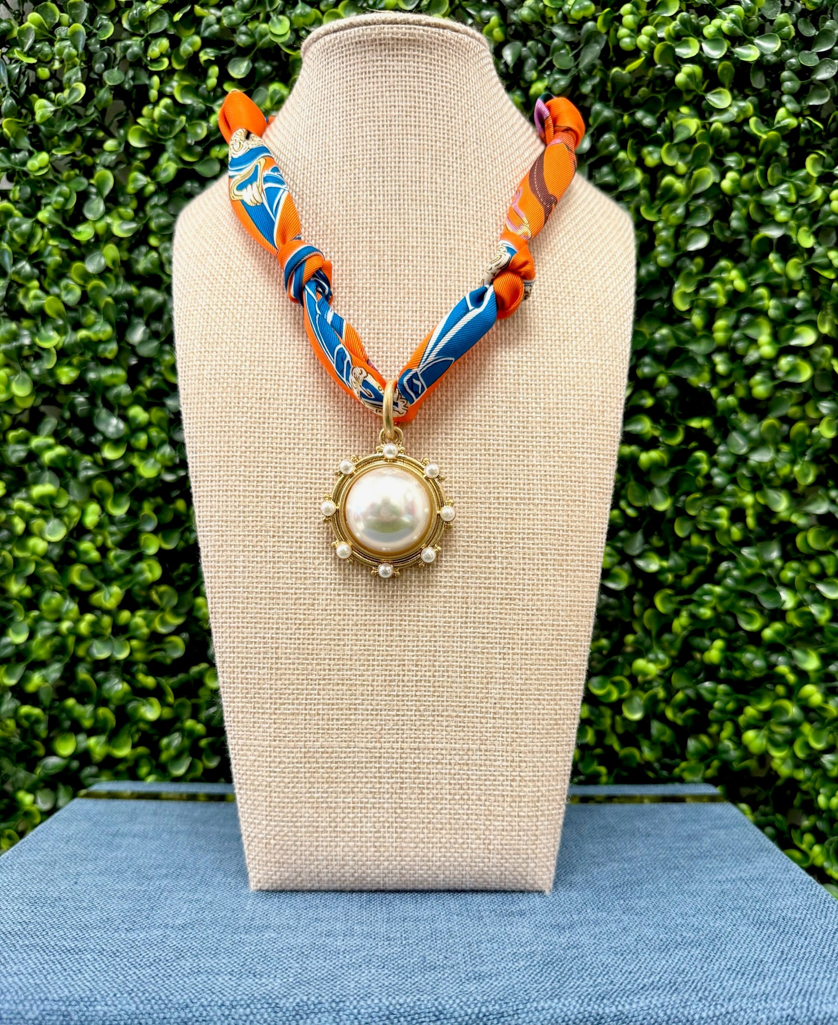 Regal Glow Scarf Necklace
