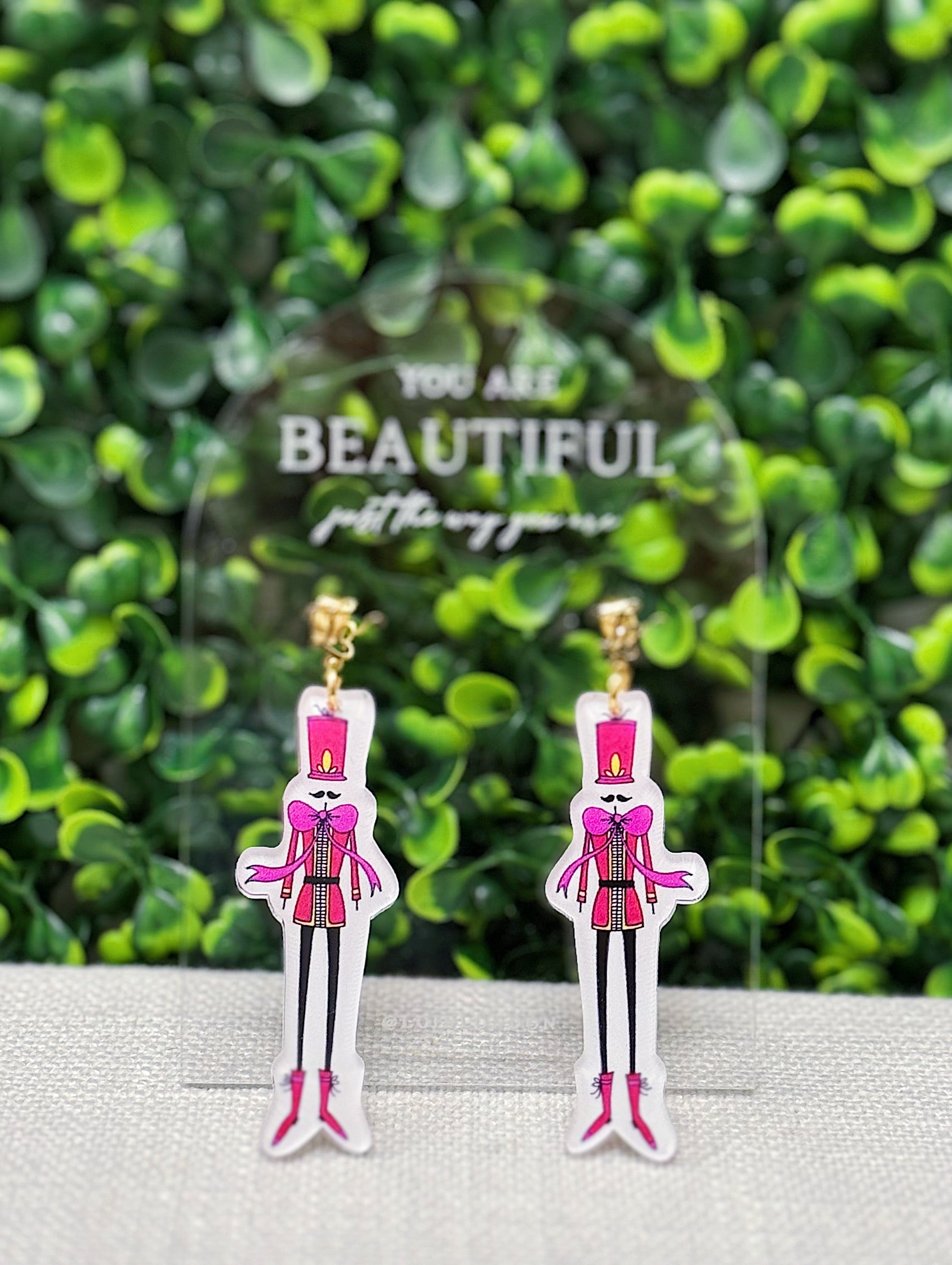 Nutcracker Earring (pink)