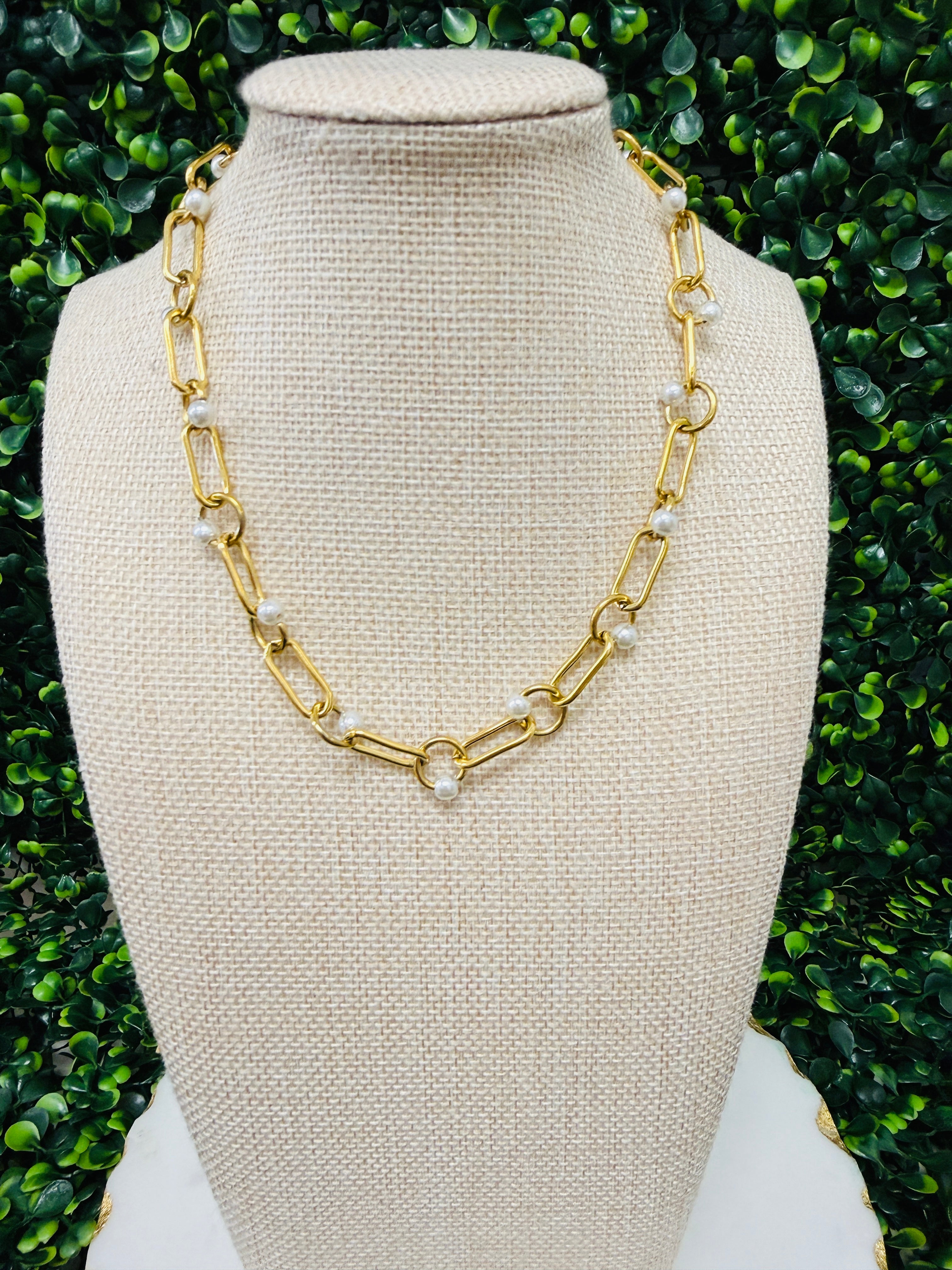 Refined Link Pearl Necklace