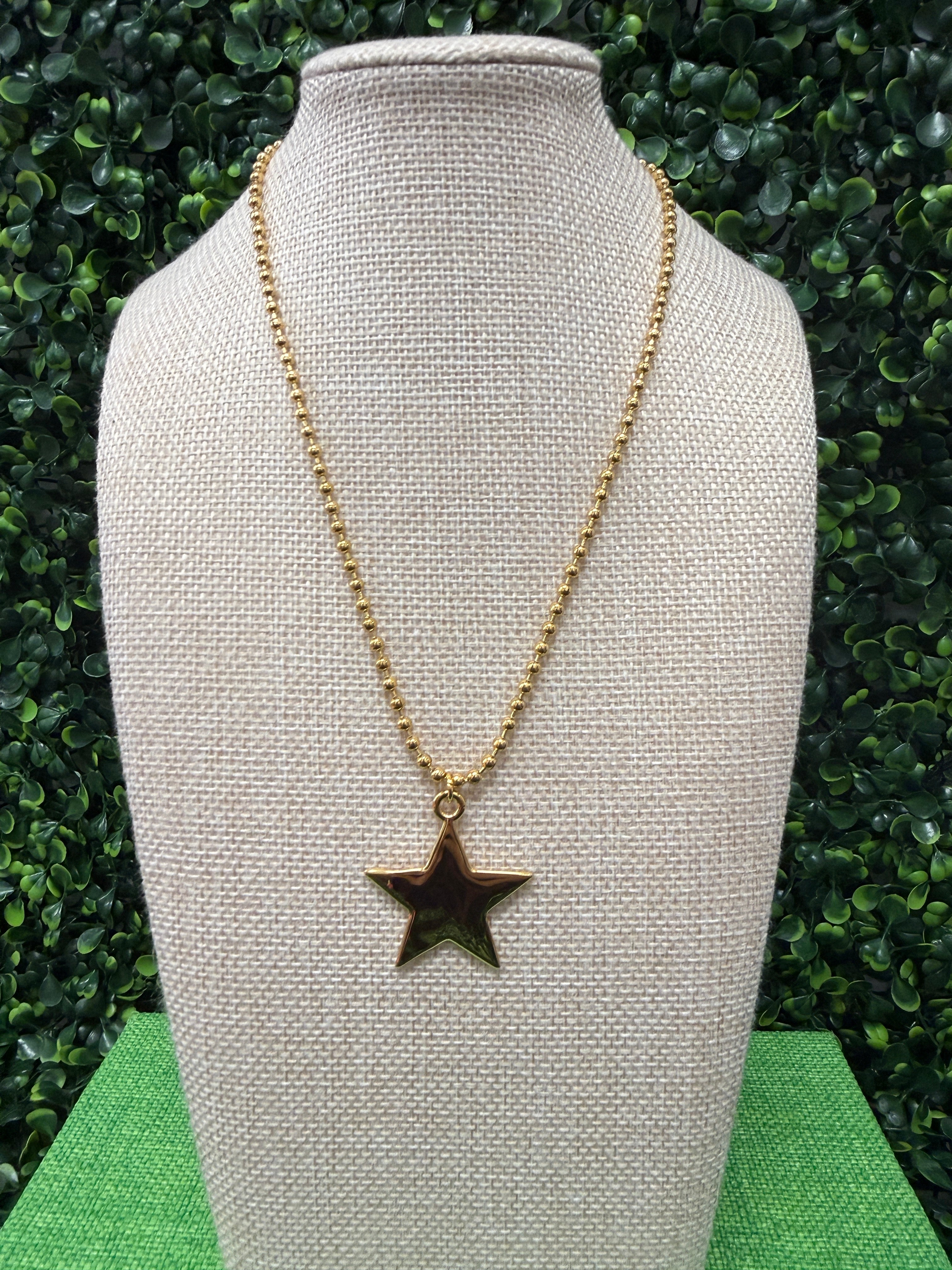 Star of the Show Necklace