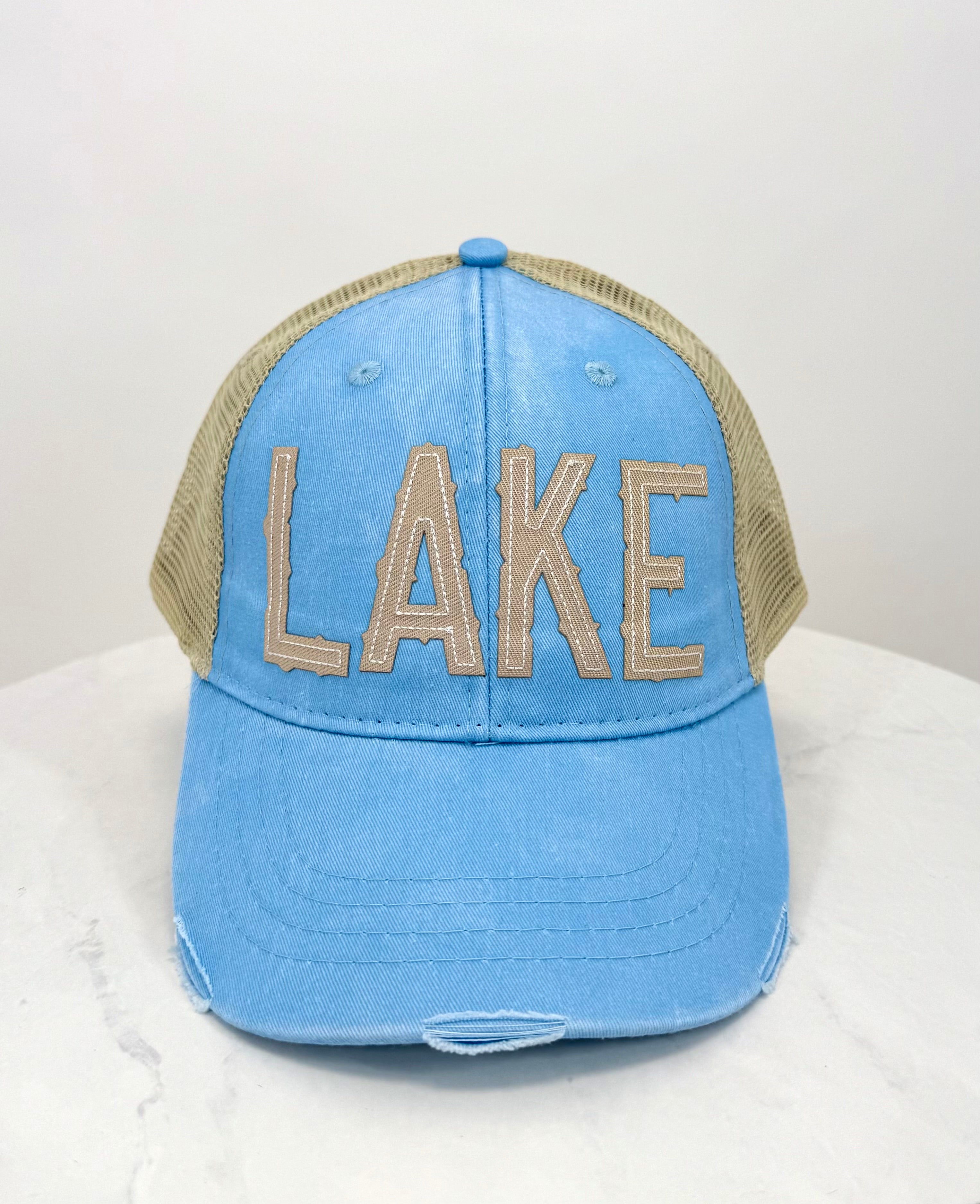 Lake Trucker Hat (sky blue)