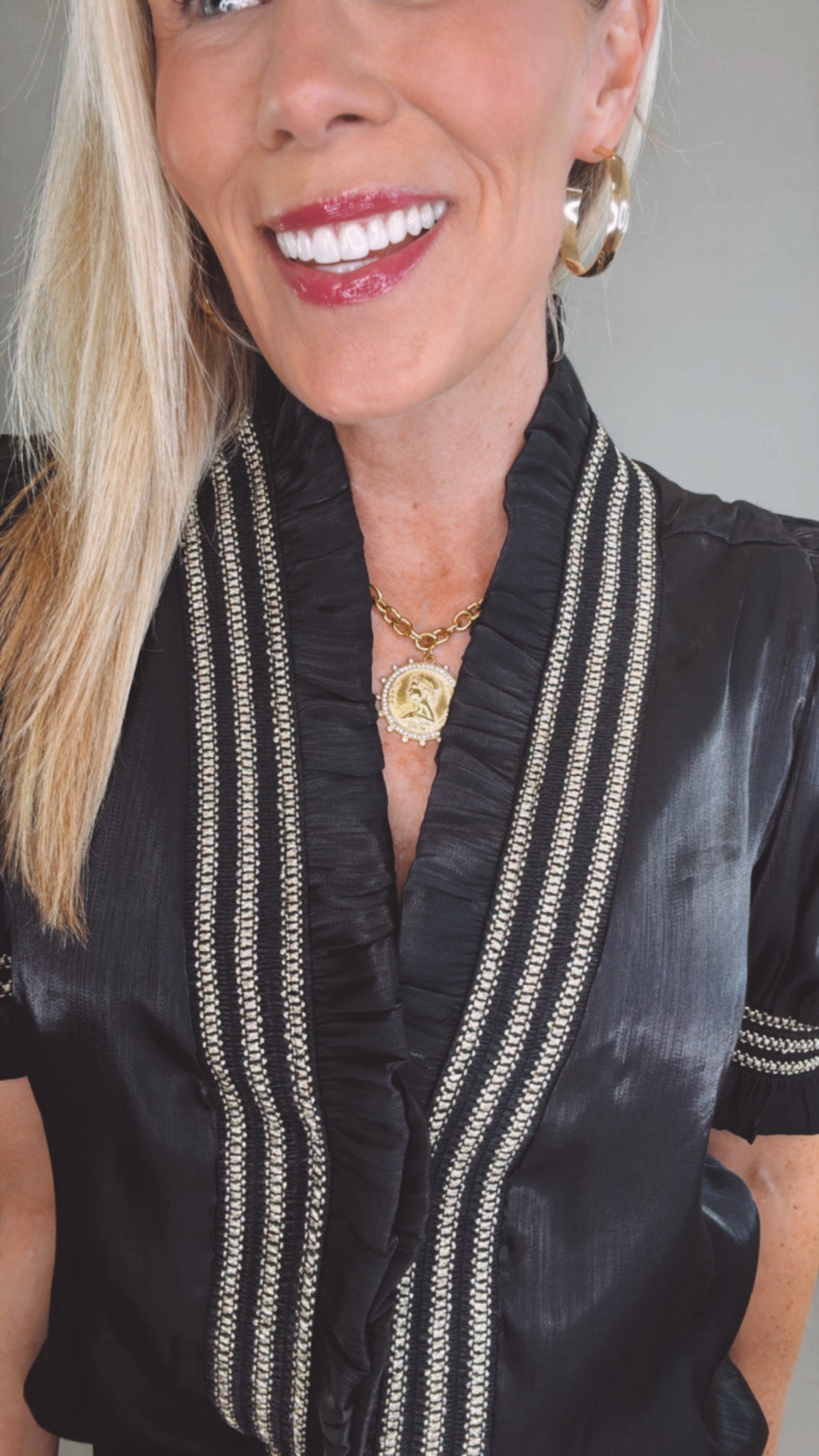 Radiant Ruffle Top (black)