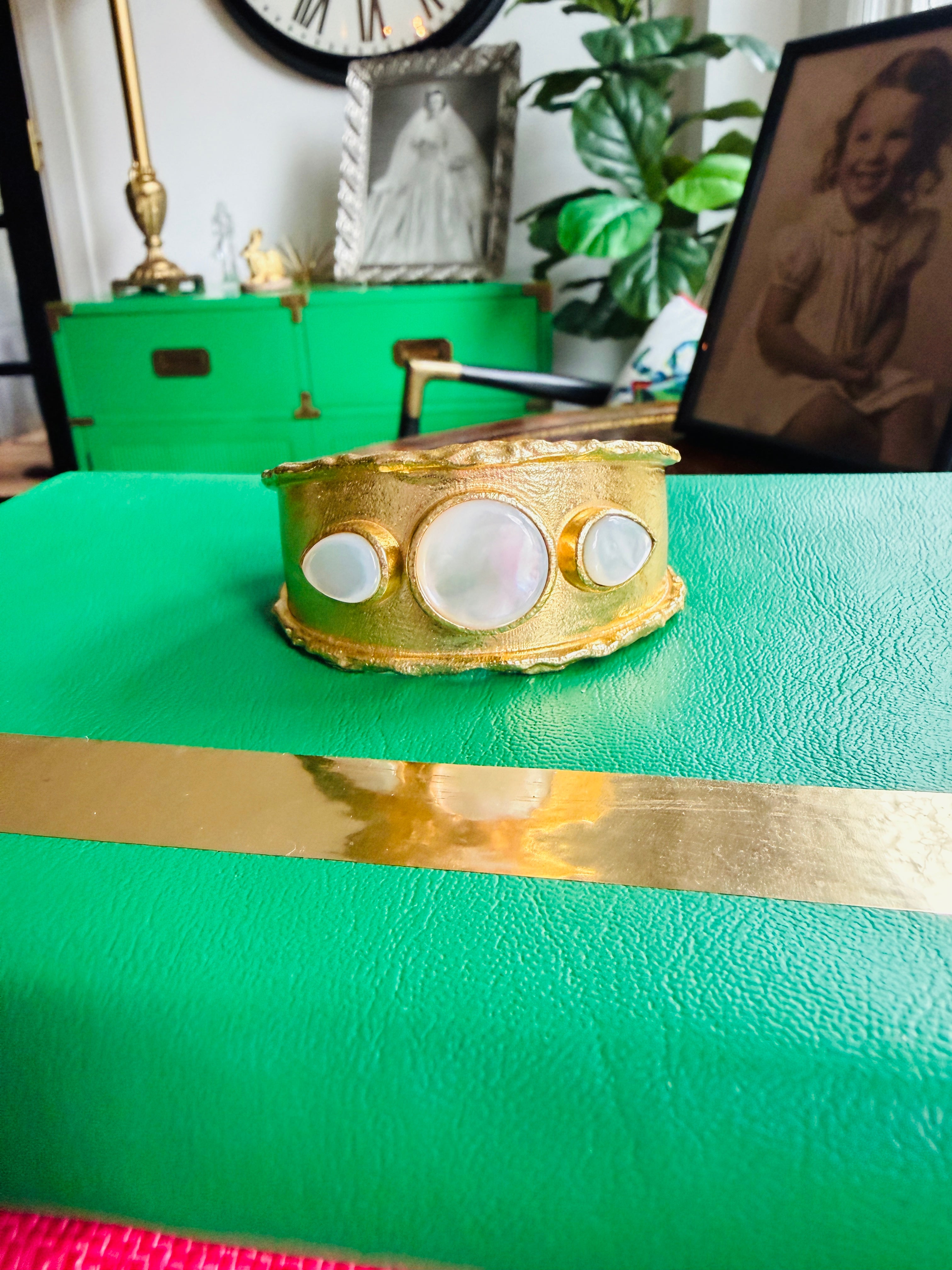 Pearl Affair Cuff
