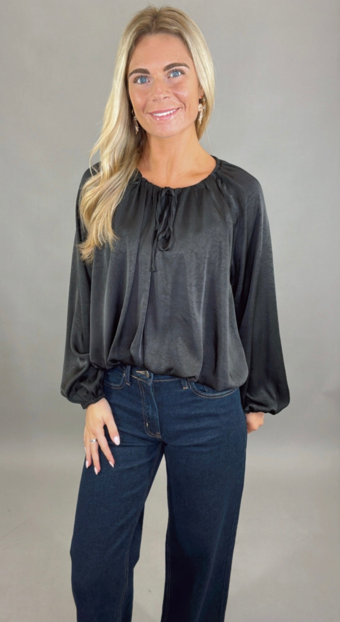 Modern Verse Blouse (black)