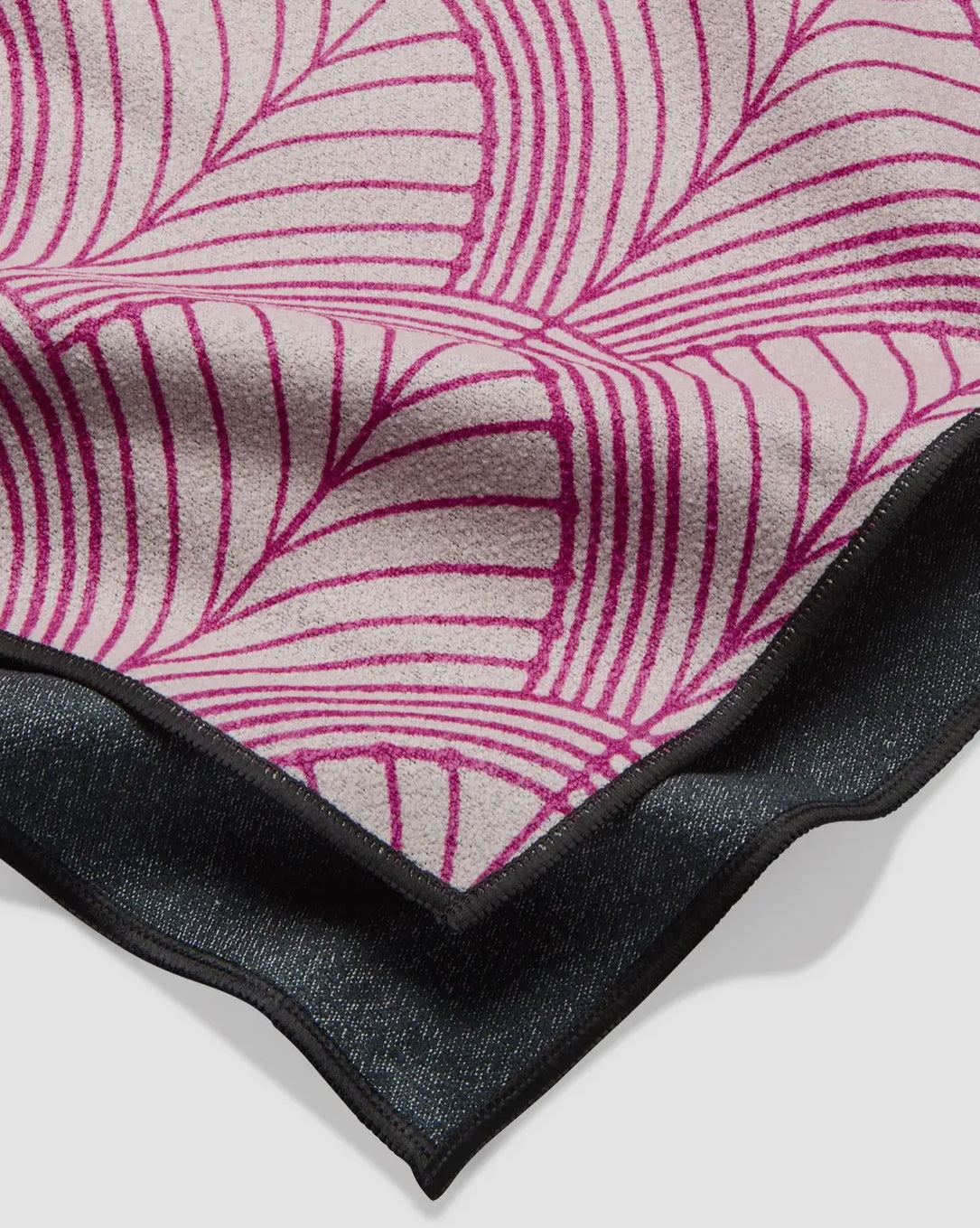 Jaskin Beach Towel