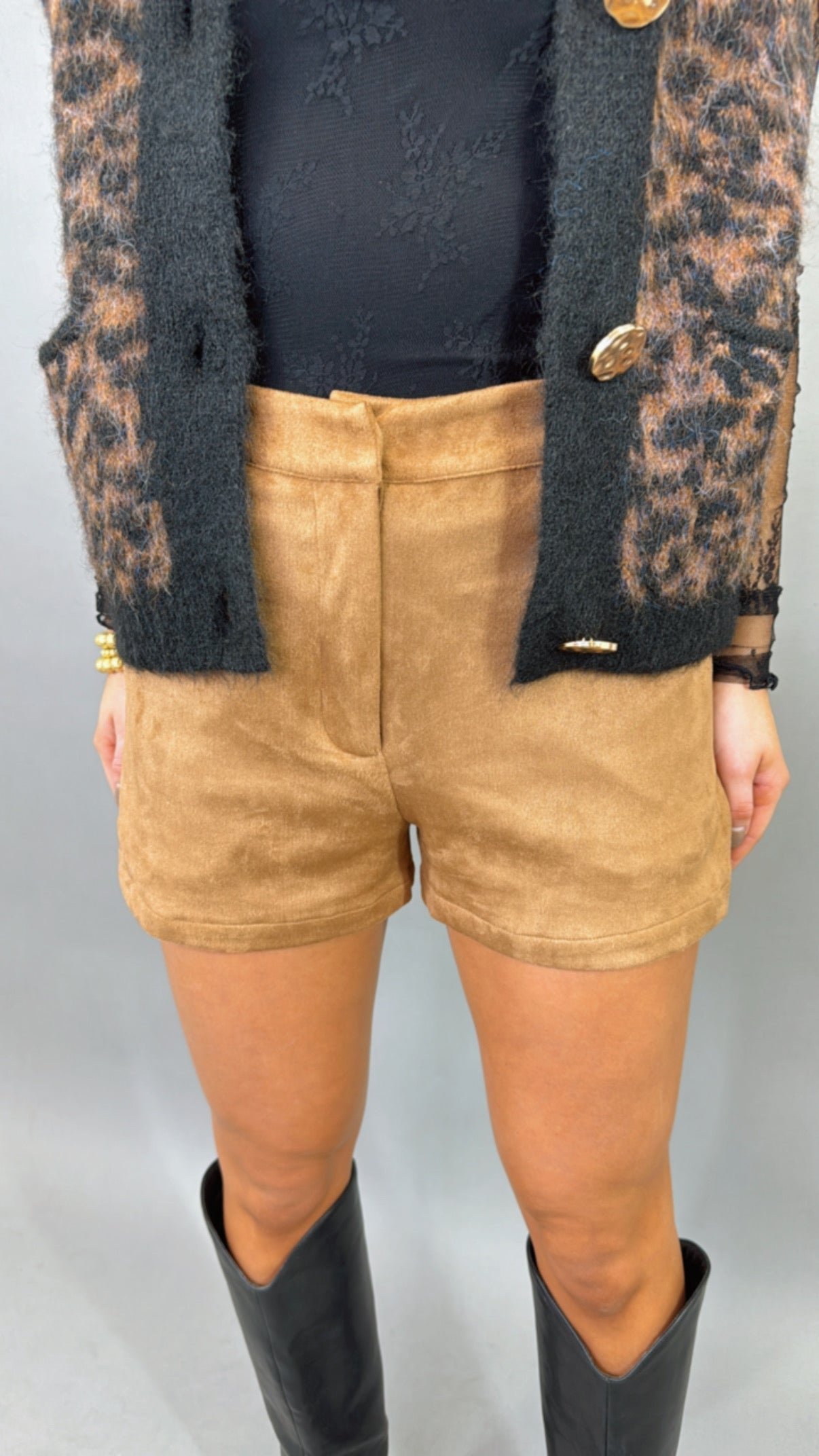 City Saddle Suede Short