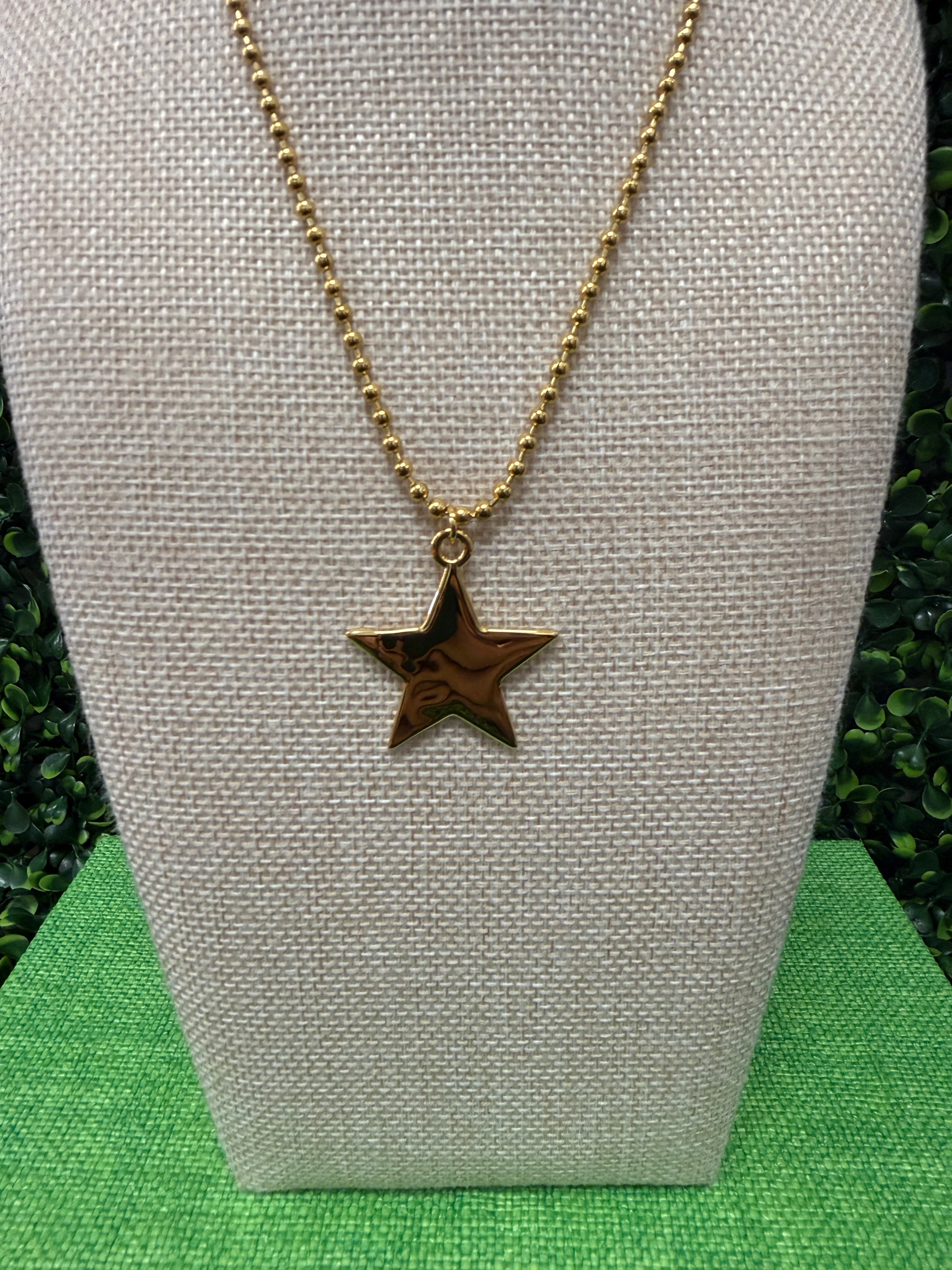 Star of the Show Necklace