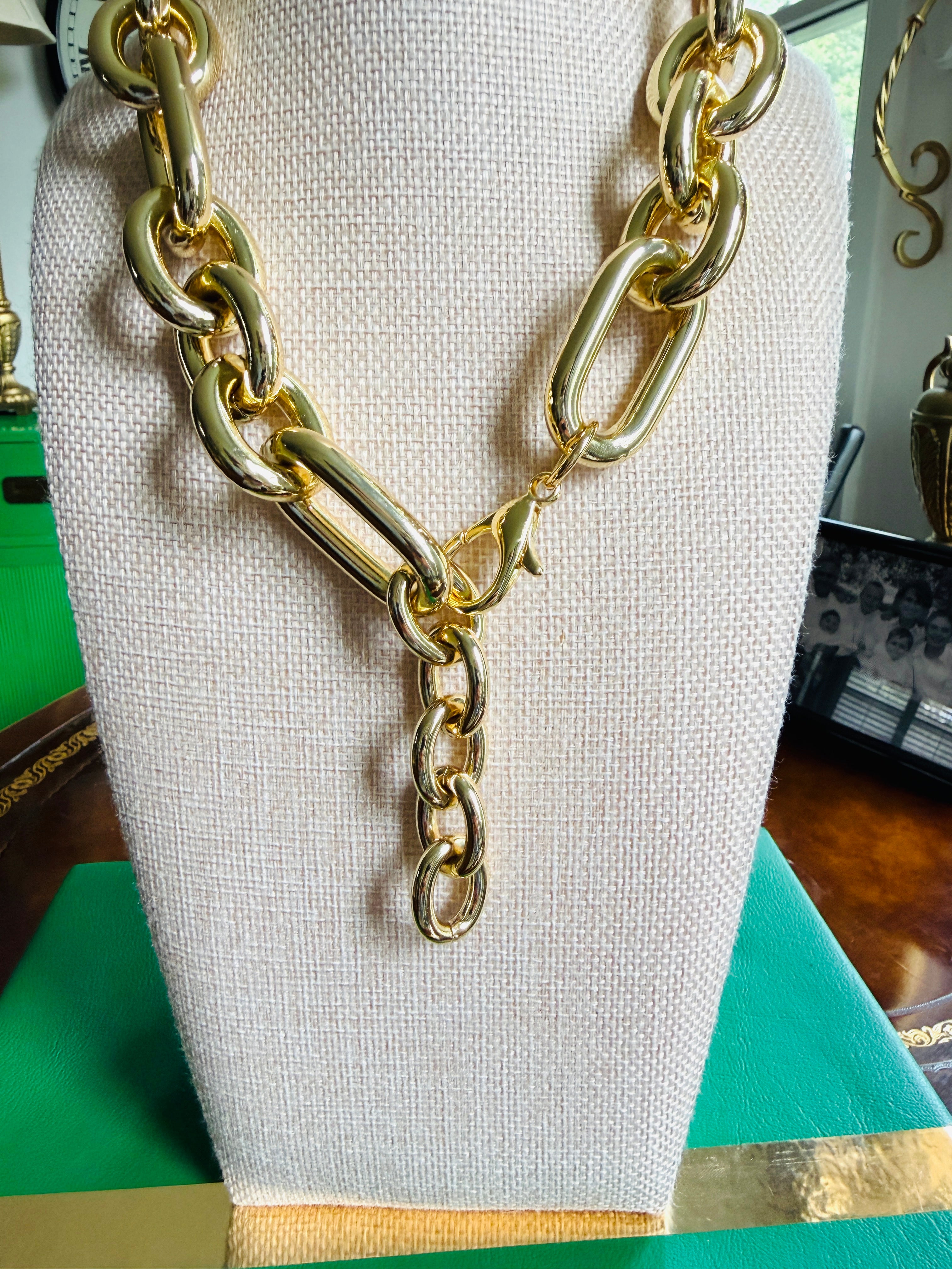 Manhattan Muse Necklace