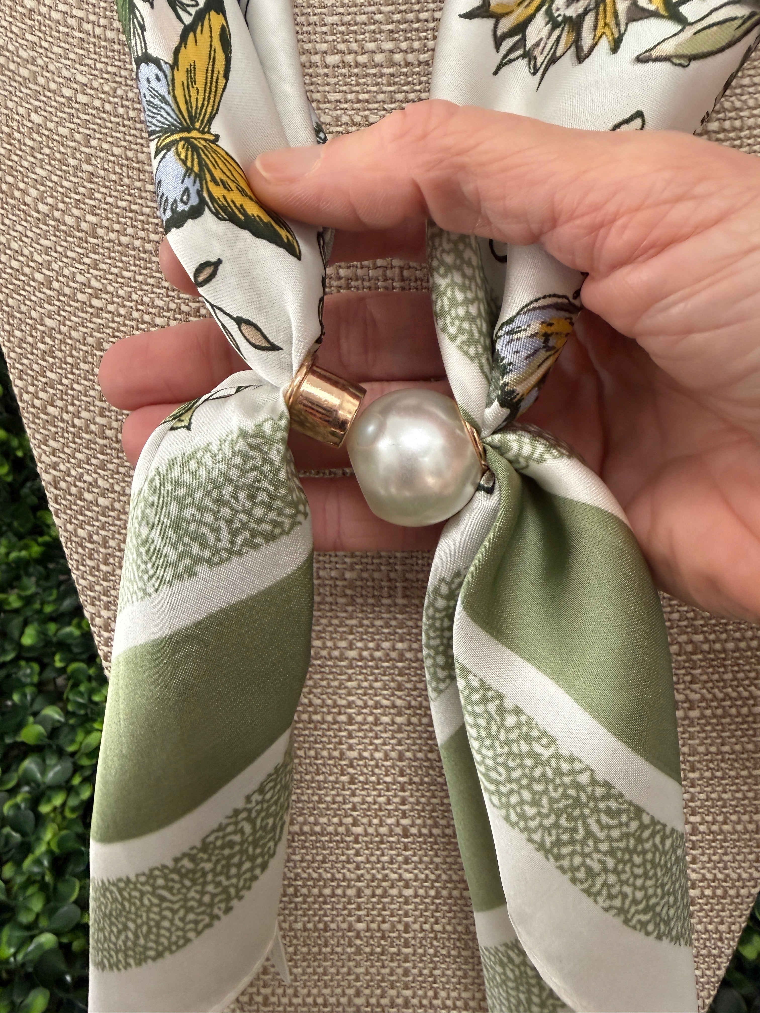 Pearl Lock Scarf Necklace