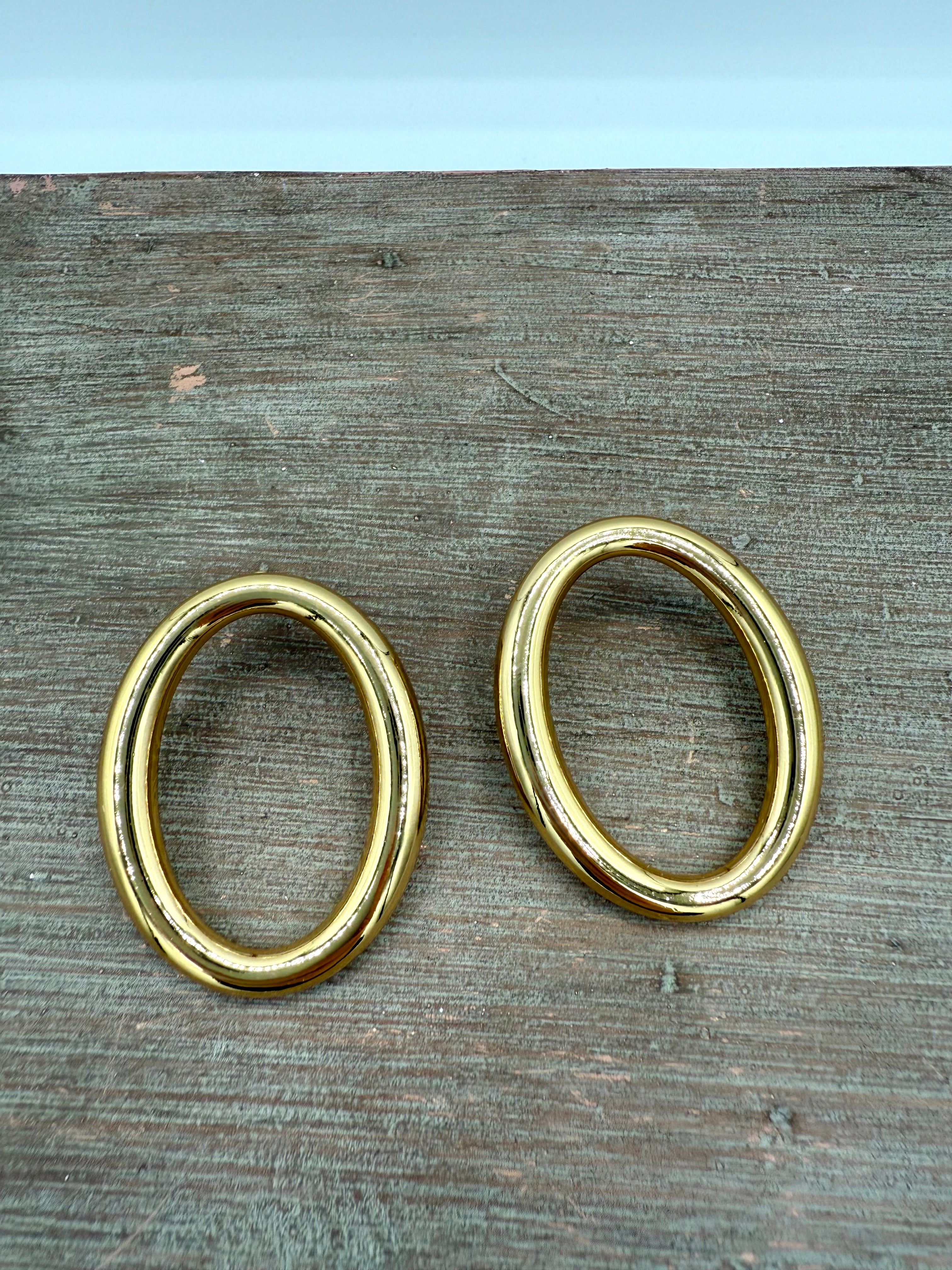 Ellis Oval Earring
