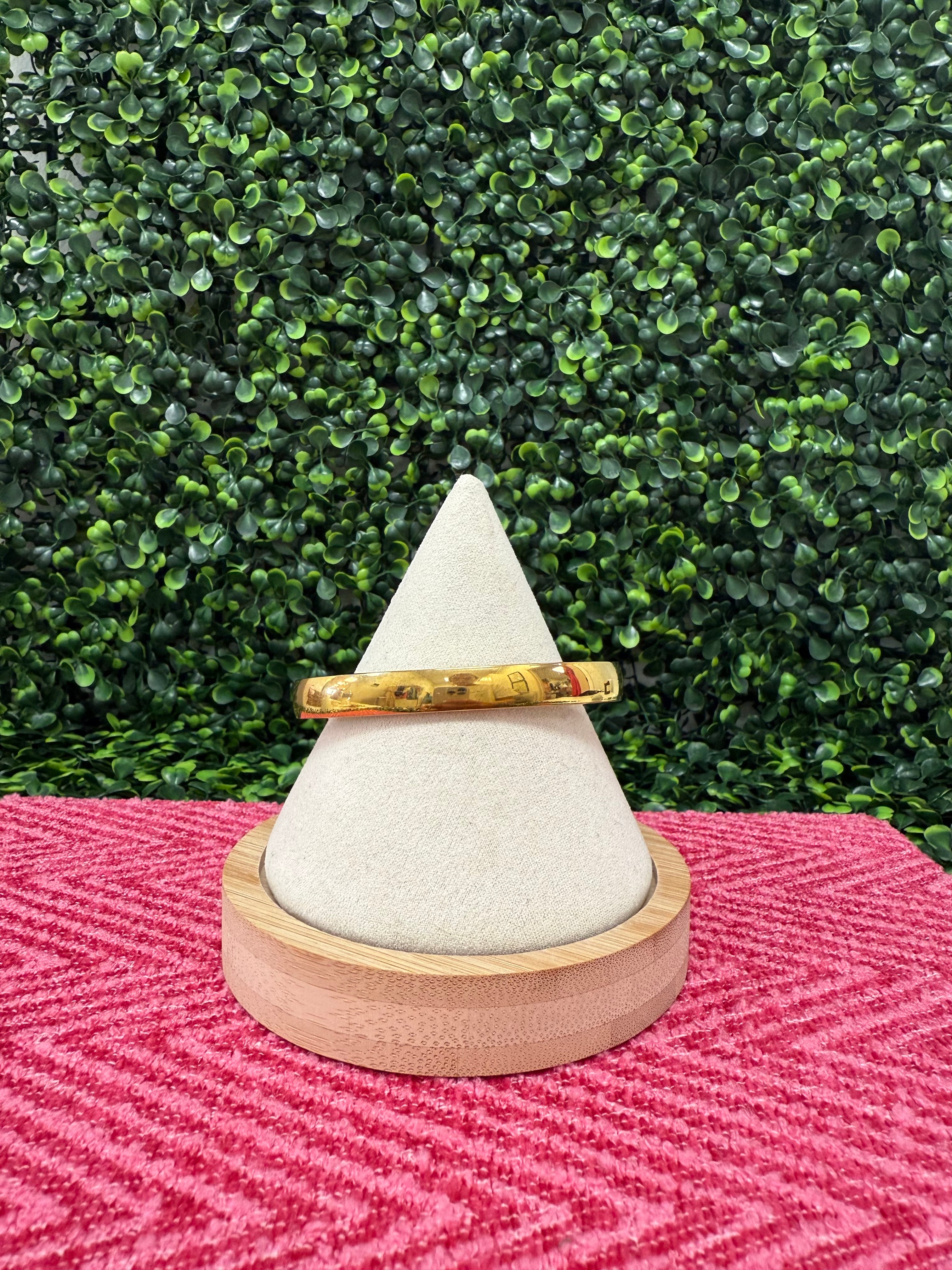 Simple Gold Bangle