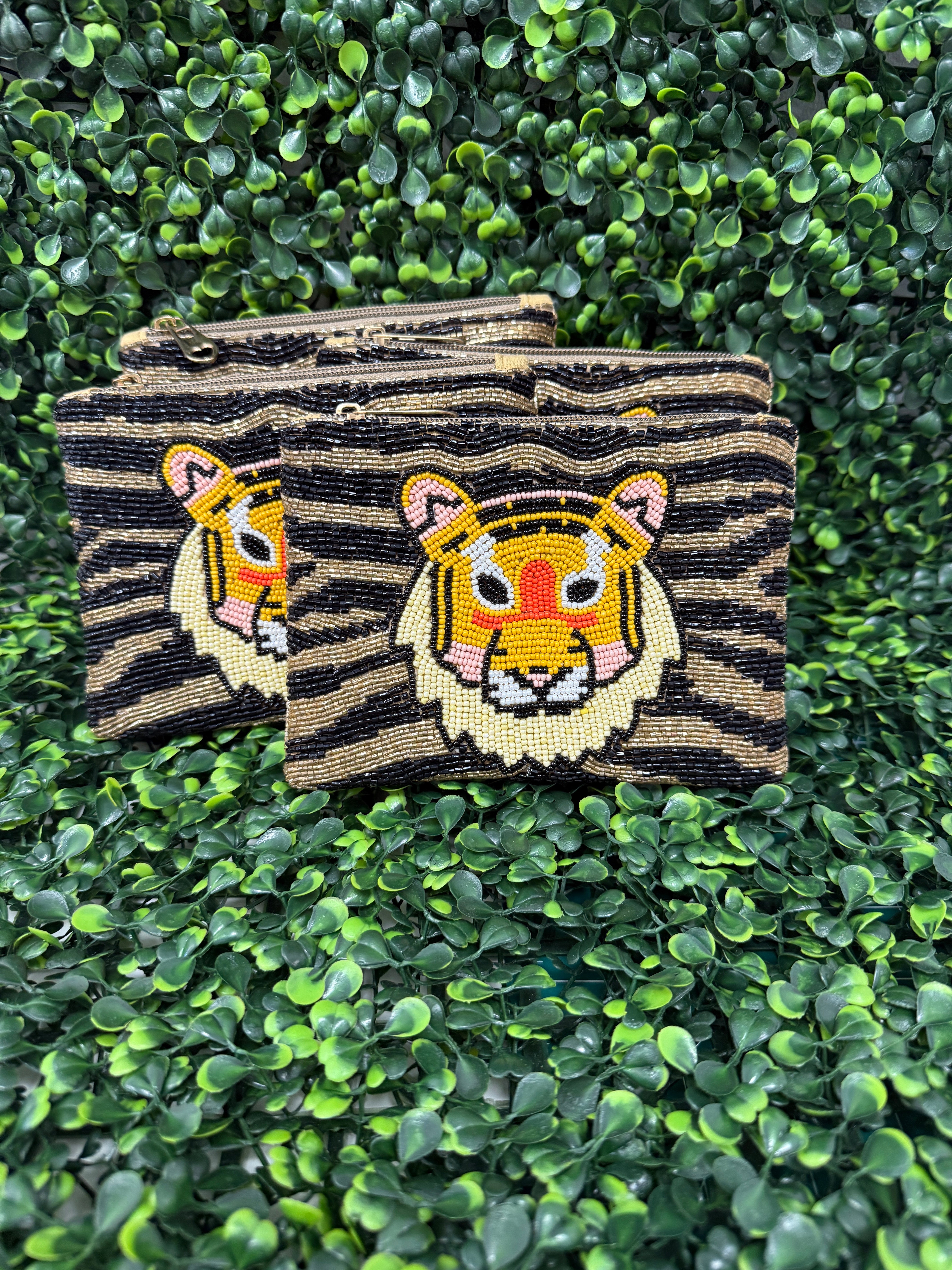 Victory Roar Pouch