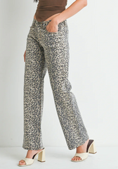 Relaxed Straight (leopard)