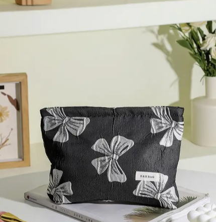 Jacquard Bow Cosmetic Bag (black)