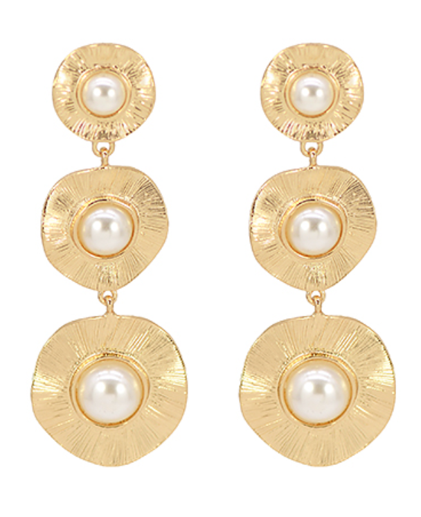 Wavy Disc Pearl Earring