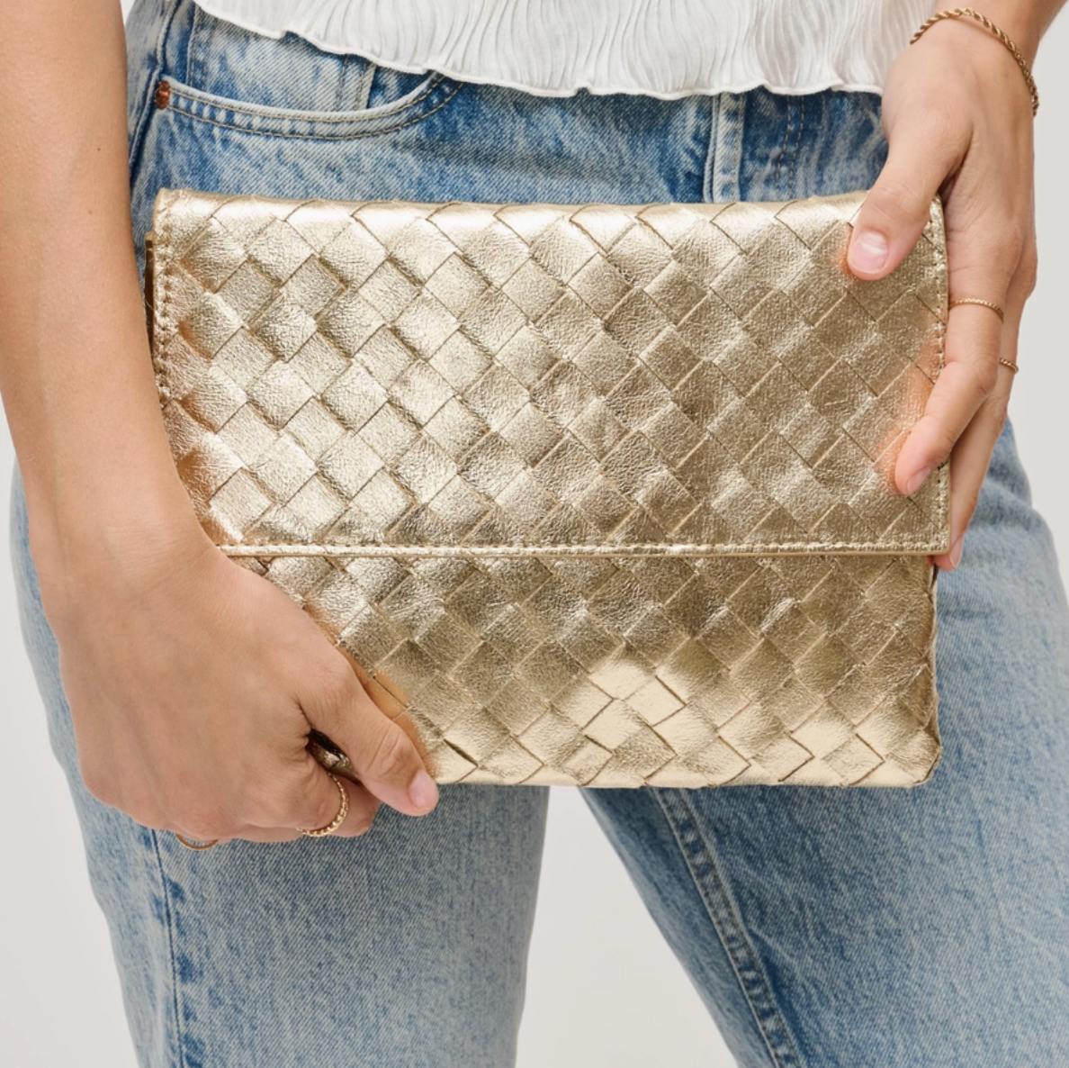 Ivy Woven Clutch (gold)