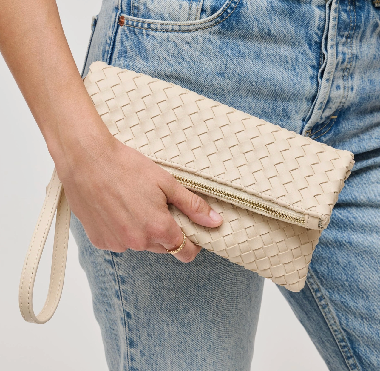 Aria Clutch (oatmilk)