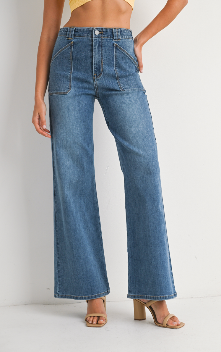 Patch Pocket Flare Jean (med denim)