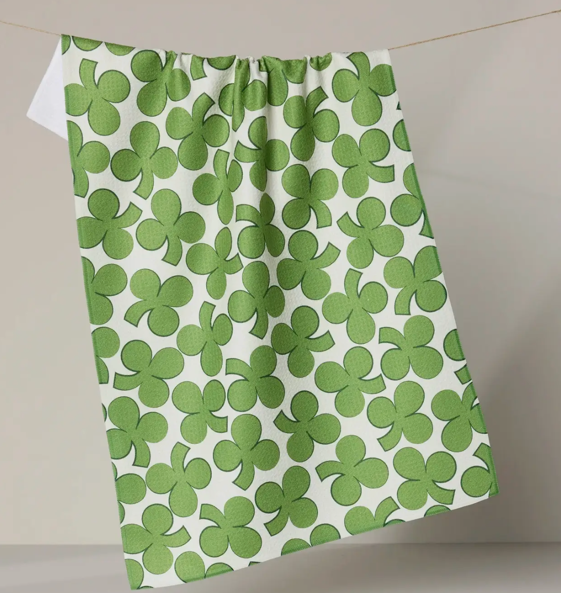Clover Toss Hand Towel