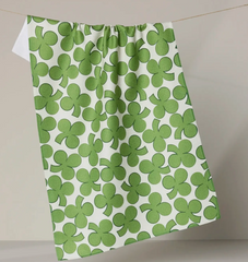 Clover Toss Hand Towel