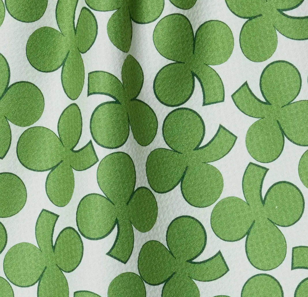 Clover Toss Hand Towel