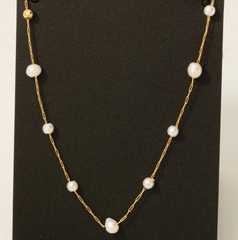 Timeless Glow Pearl Necklace