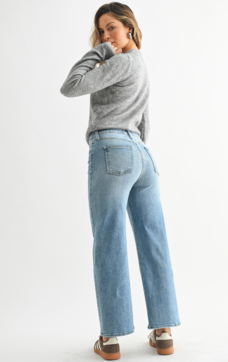 The Slim Wide Leg Jean (med denim)