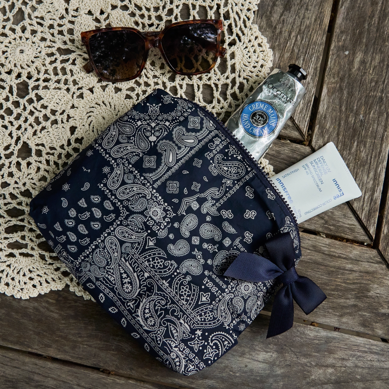Crinkle Make Up Bag (bandana bow)